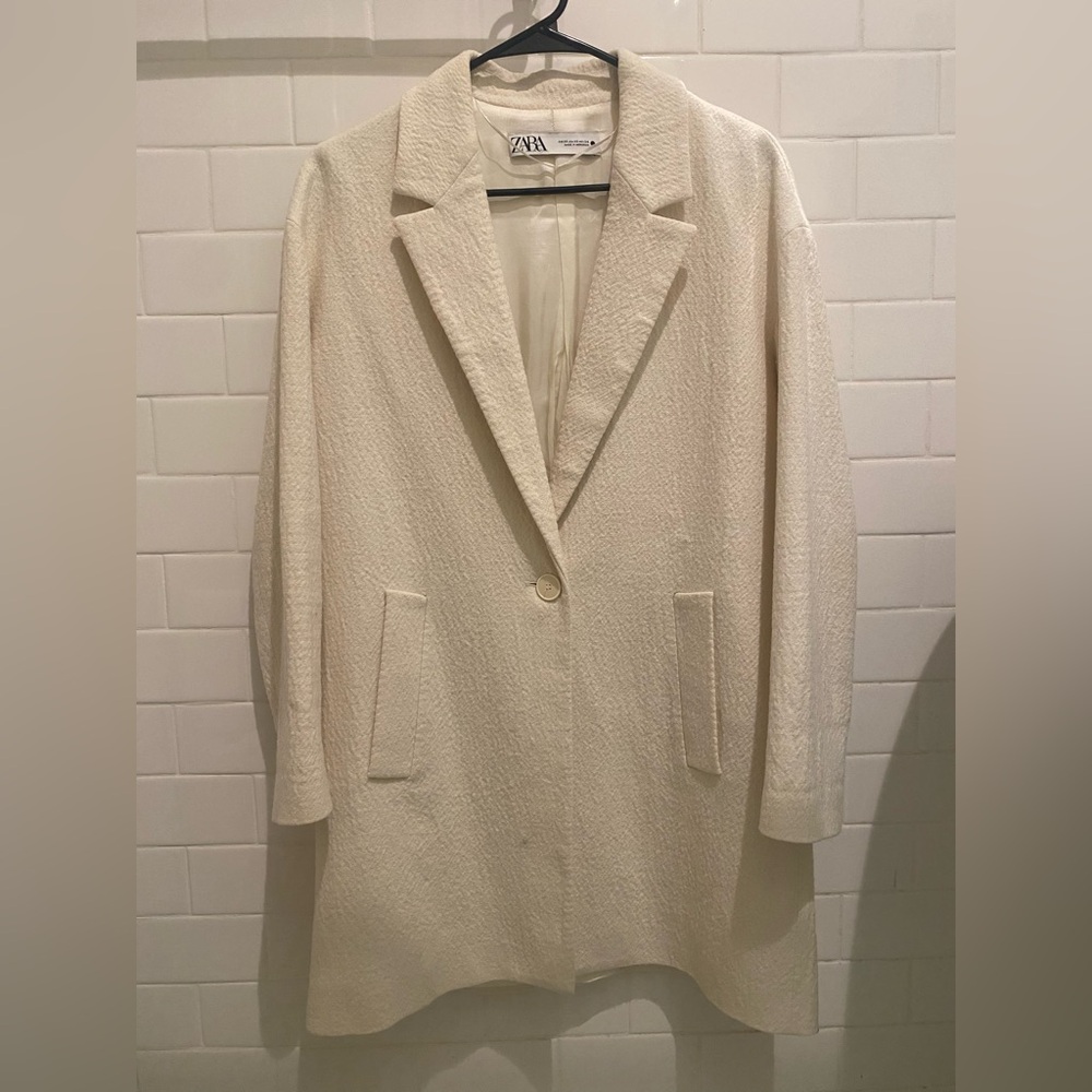 Zara Women's Oyster White Textured Coat